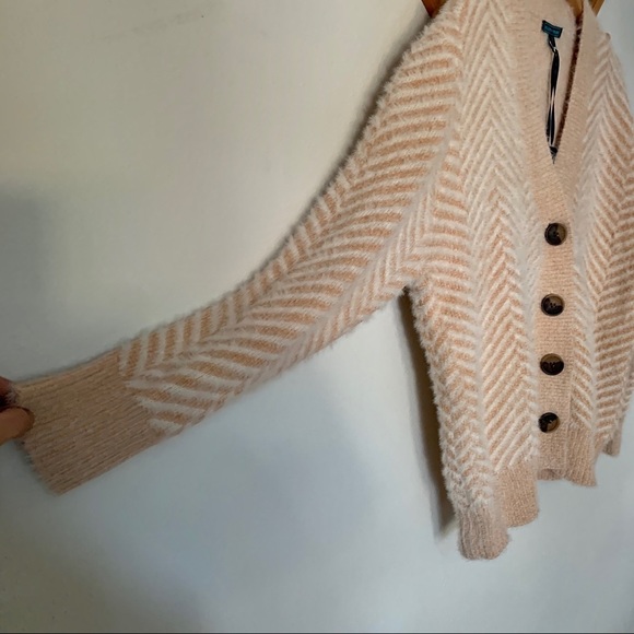 Select + Trend Chevron Stripe Camel Cardigan - Picture 4 of 6